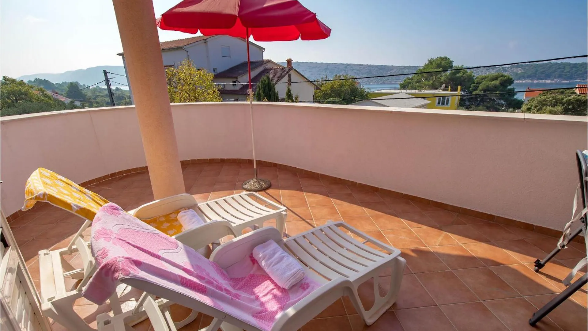 Amazing Apartment In Barbat-Rab With Wifi Barbat na Rabu